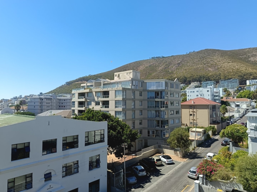 To Let 1 Bedroom Property for Rent in Sea Point Western Cape